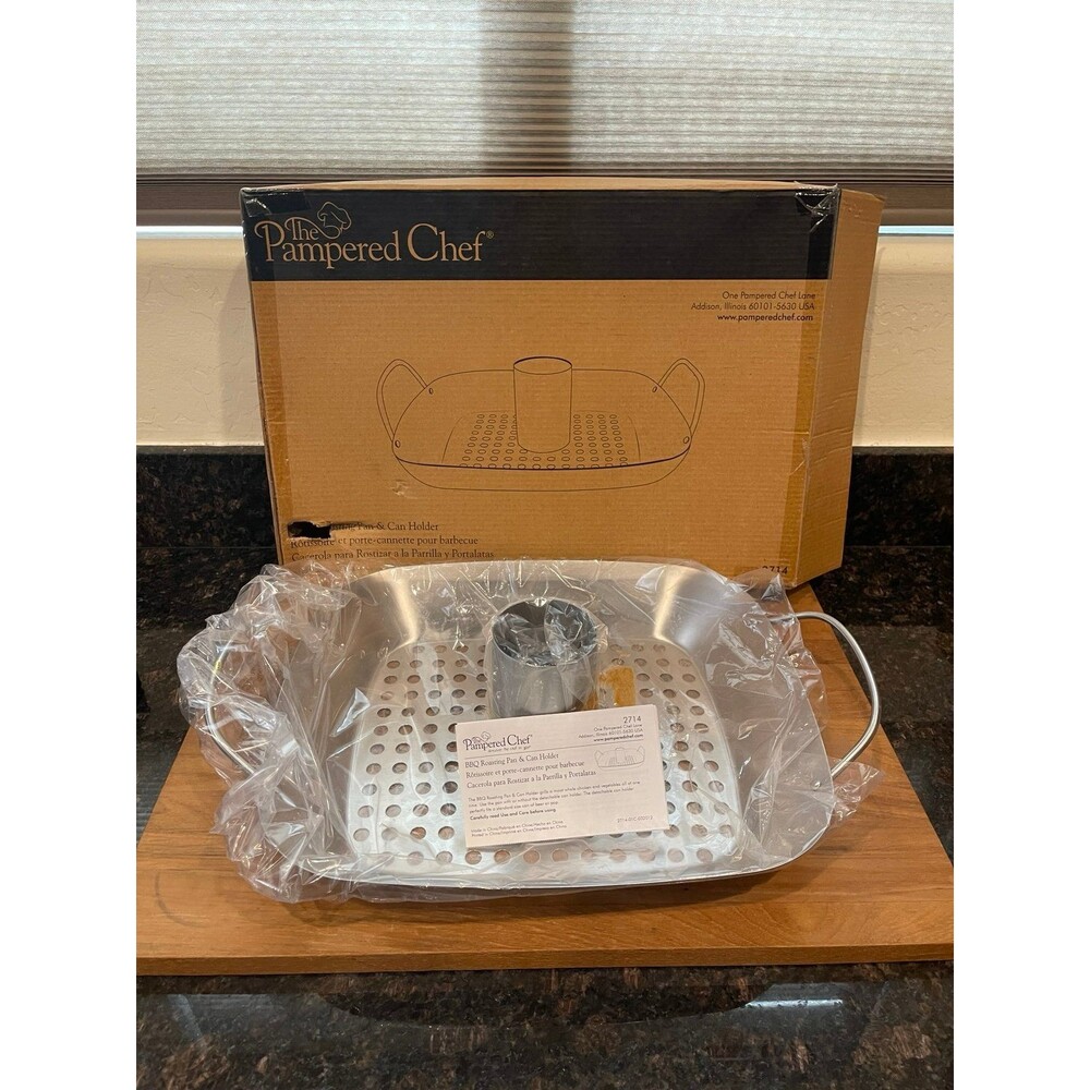 The Pampered Chef BBQ Roasting Pan and Can Holder
